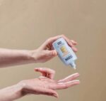 ضدآفتاب ایزدین مجیک فیوژن واتر بی رنگ SPF50 - Image 5